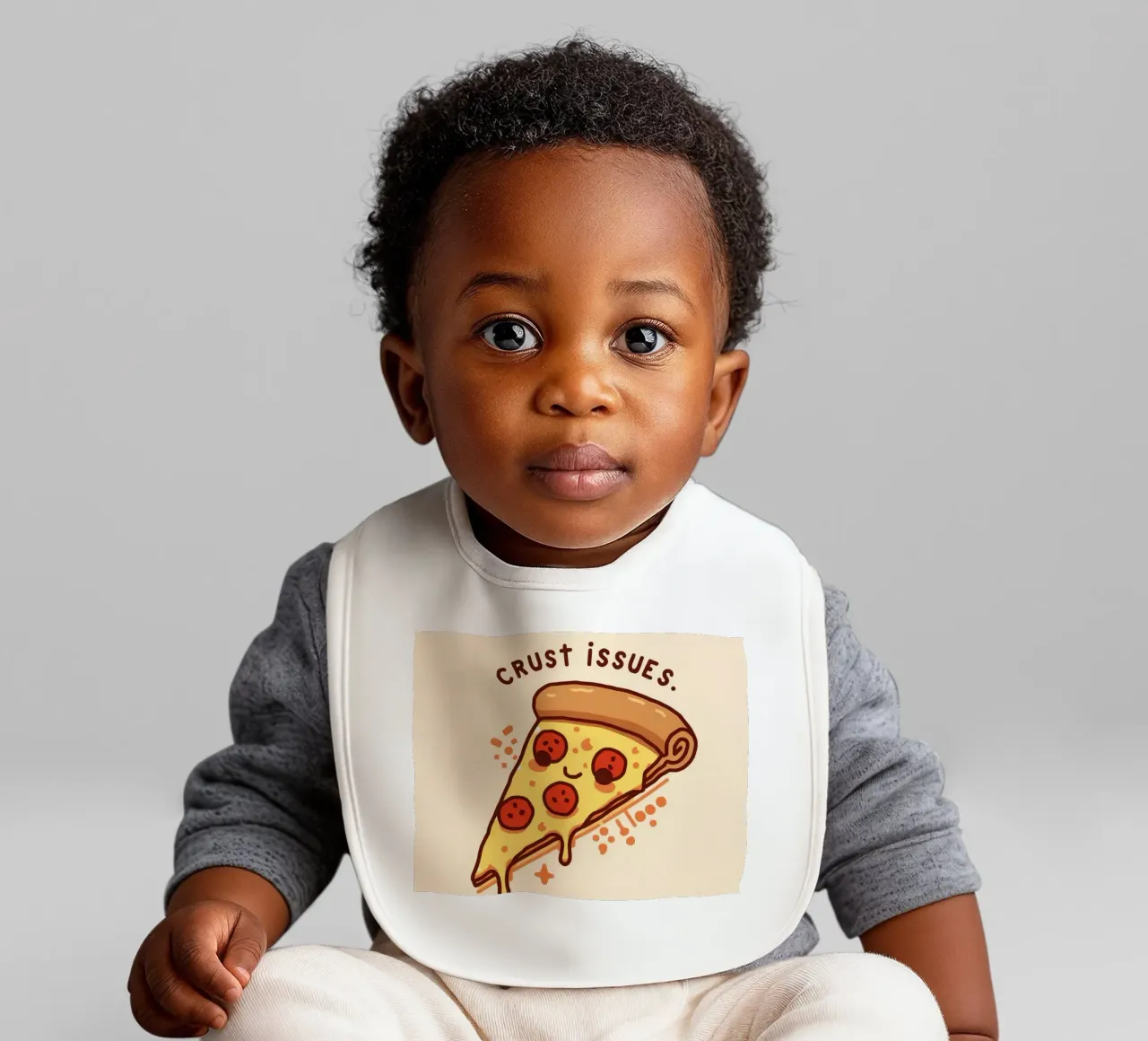 Sorridente fetta di pizza al salame piccante "Problemi di crosta" bavaglino da DesignDoodle