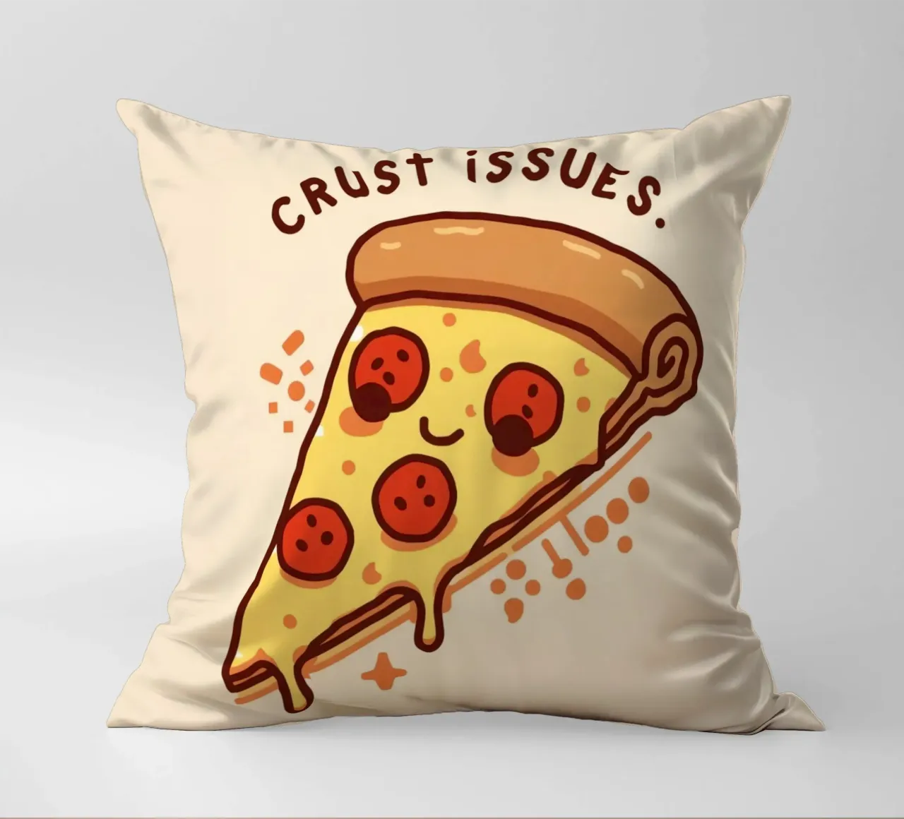 Sorridente fetta di pizza al salame piccante "Problemi di crosta" cuscino da DesignDoodle