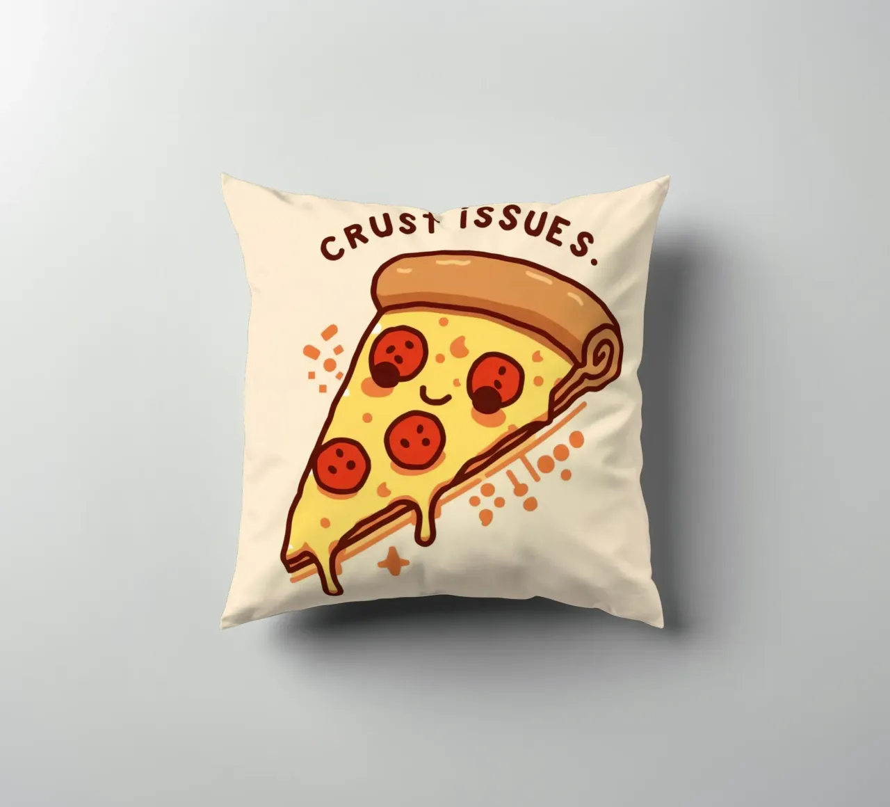 Sorridente fetta di pizza al salame piccante "Problemi di crosta" cuscino da DesignDoodle