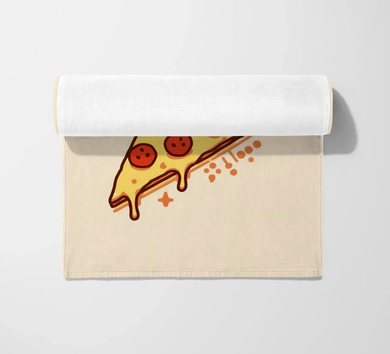 Sorridente fetta di pizza al salame piccante "Problemi di crosta" telo mare da DesignDoodle