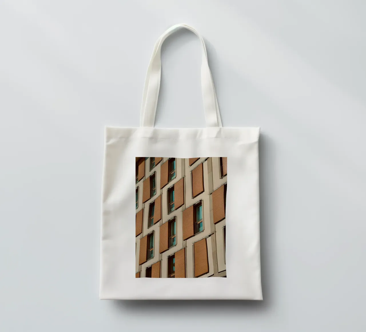 striped window building borsa in juta da juli