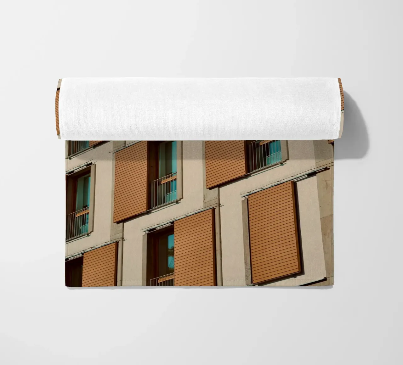 striped window building telo mare da juli