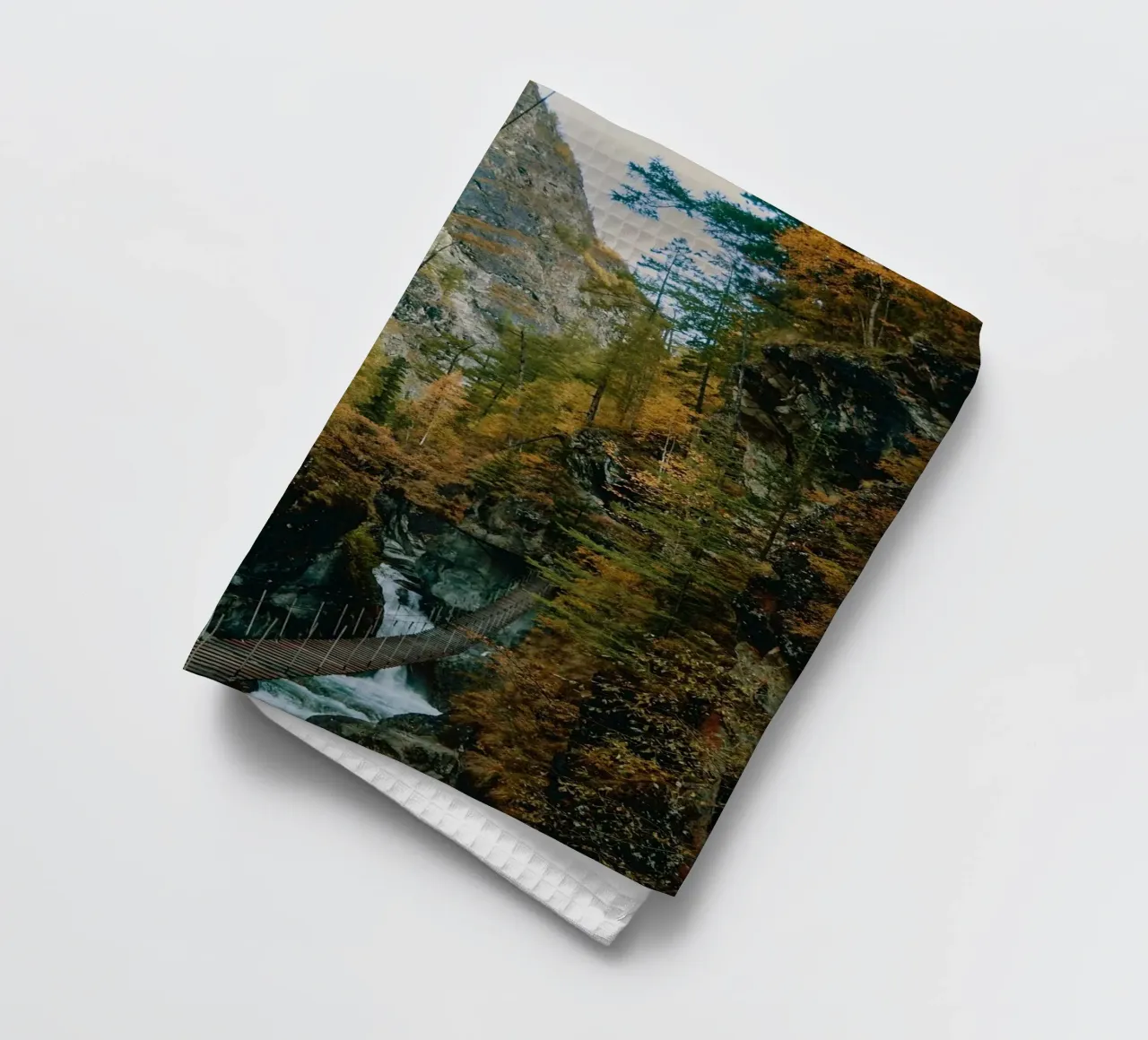bridge flow in forest torchon de juli