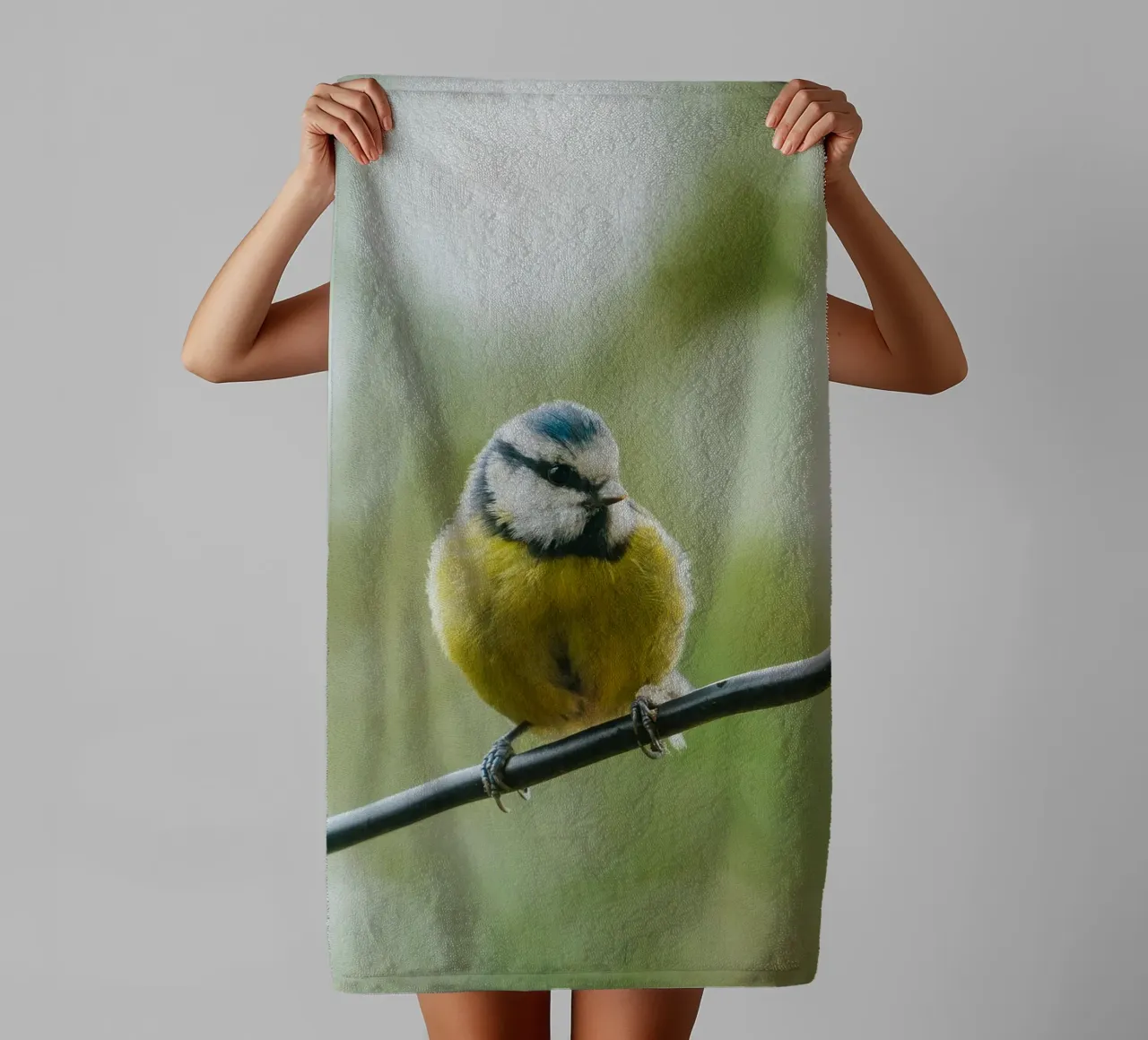 bird on the branch Handtuch von juli