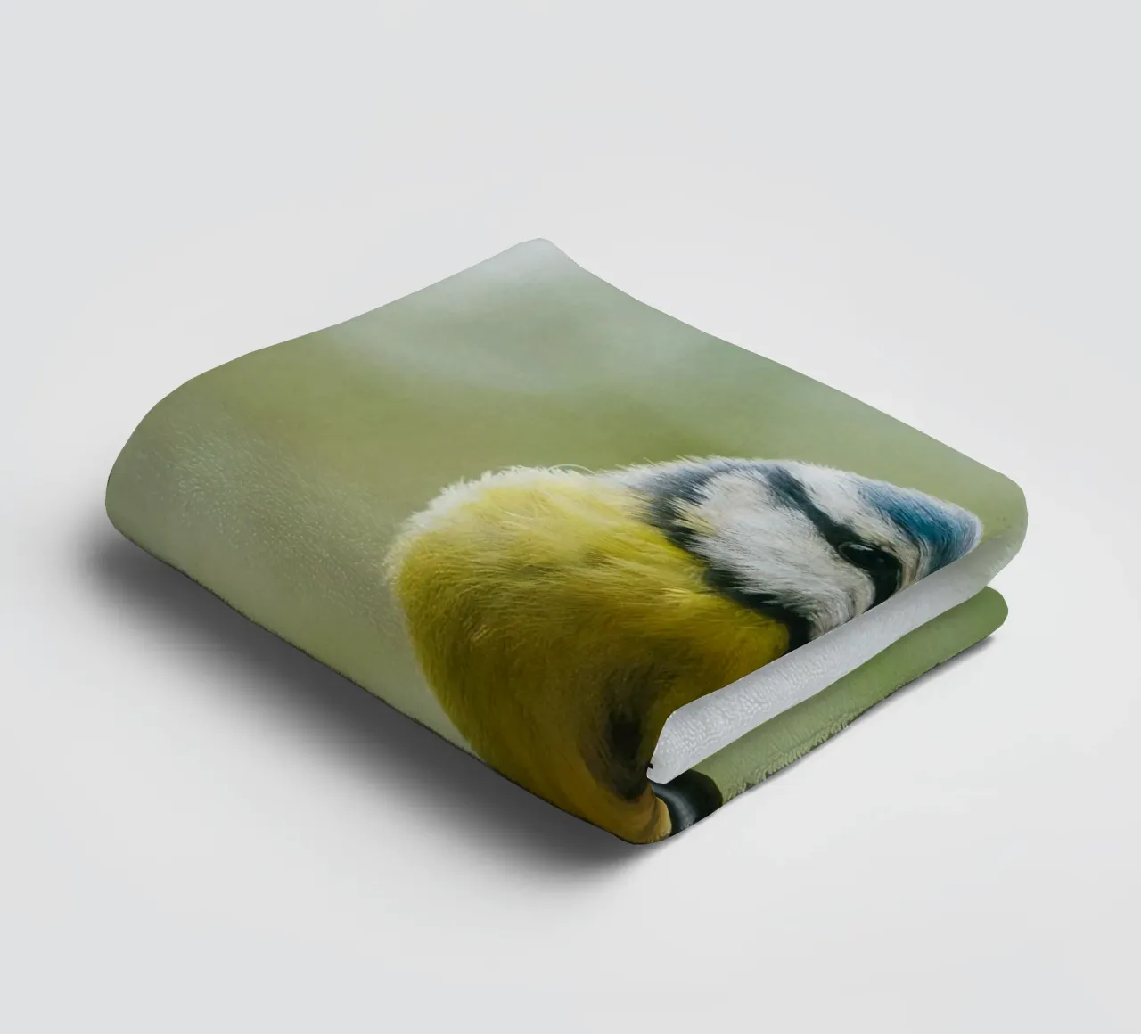 bird on the branch Handtuch von juli