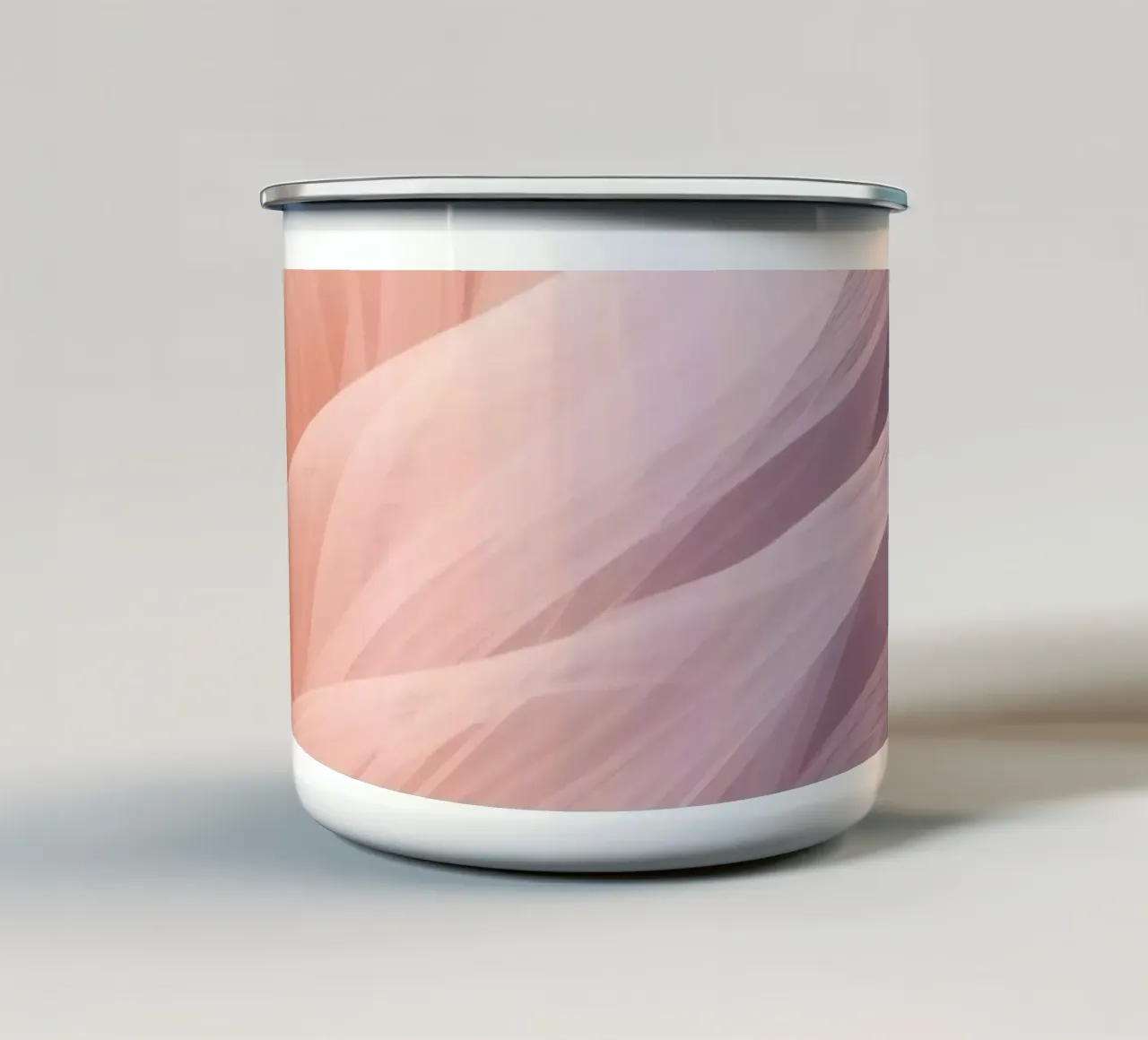 Onde traslucide in tessuto nei colori pesca e lavanda tazza in smalto da DesignDoodle