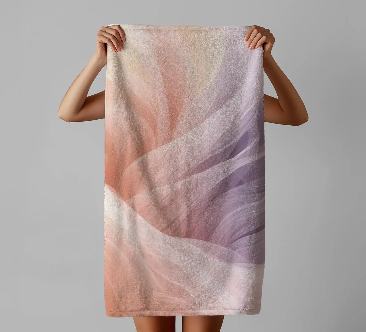 Onde traslucide in tessuto nei colori pesca e lavanda asciugamano da bagno da DesignDoodle