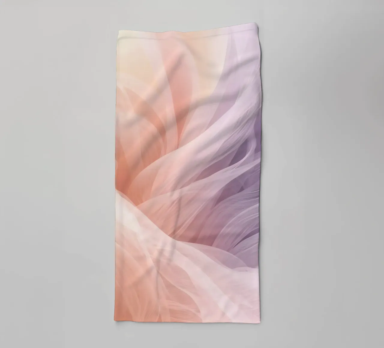 Onde traslucide in tessuto nei colori pesca e lavanda asciugamano da bagno da DesignDoodle