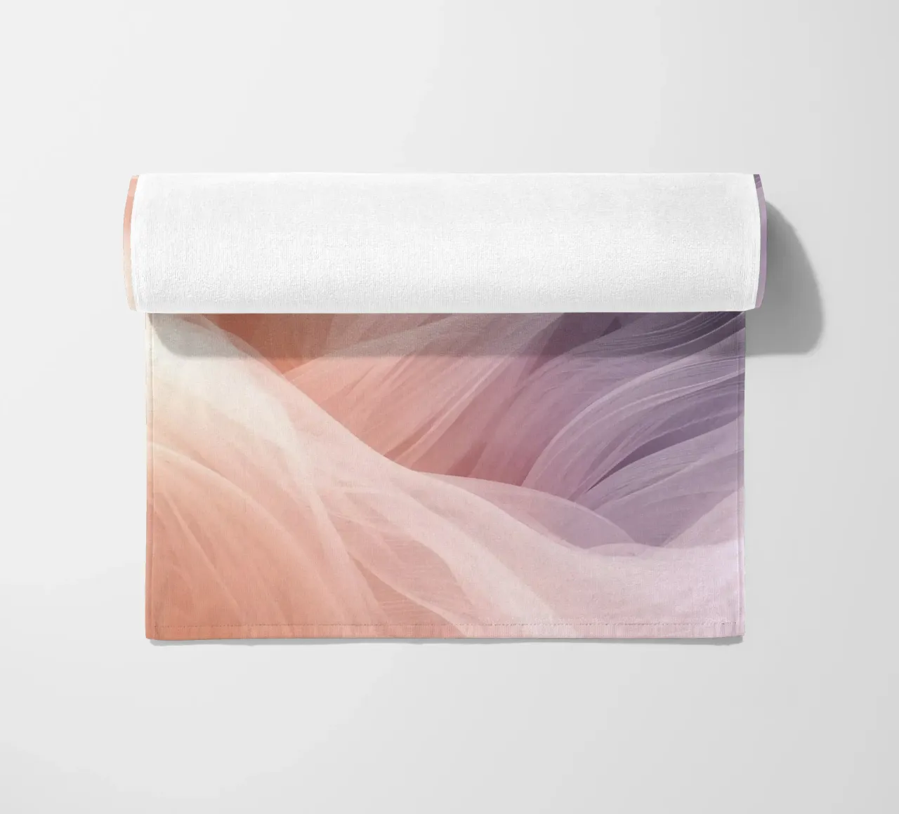 Onde traslucide in tessuto nei colori pesca e lavanda telo mare da DesignDoodle