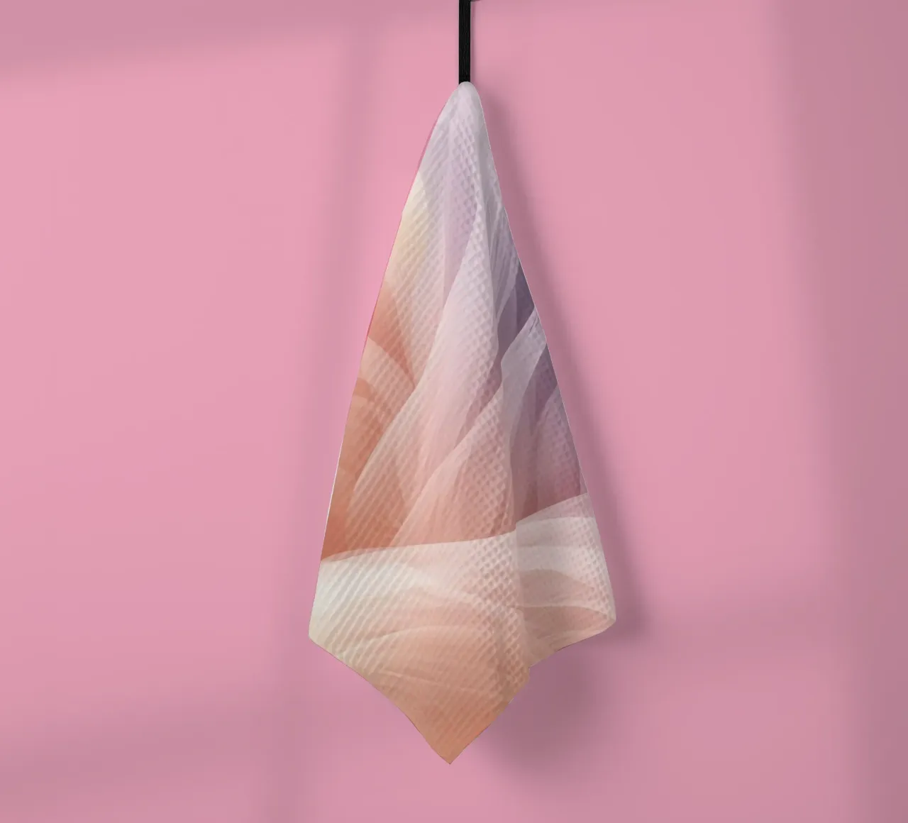 Ondes en tissu translucide en pêche et lavande torchon de DesignDoodle