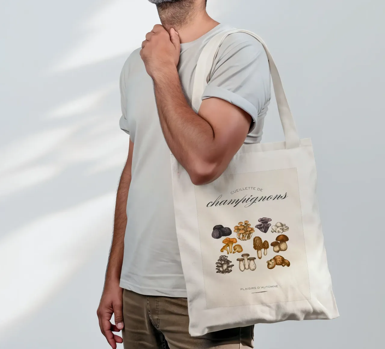 Cueillette de champignons tote bag by Idées & Création