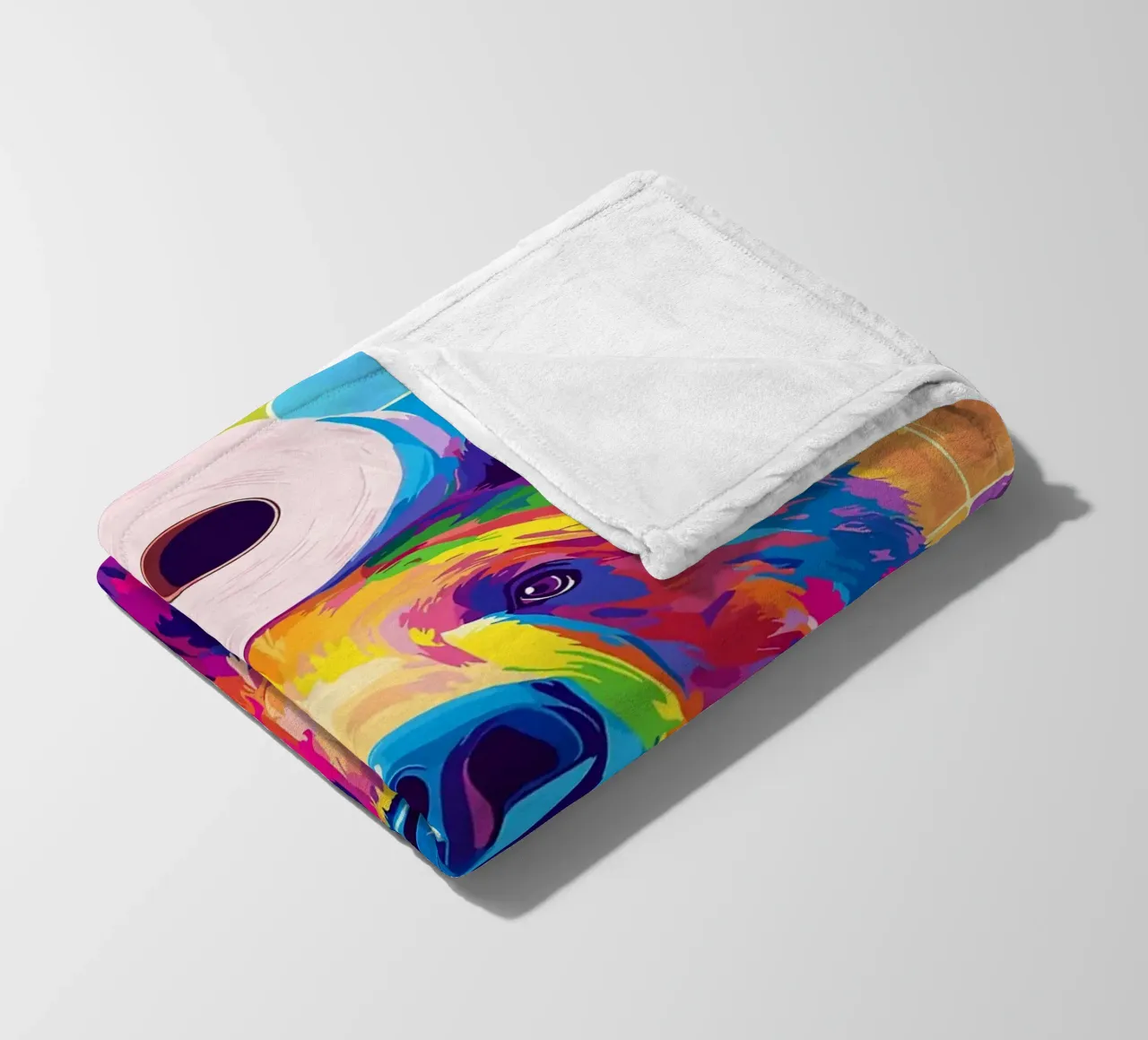 Orso colorato con rotolo di carta igienica coperta in pile da JoyWalkerShop