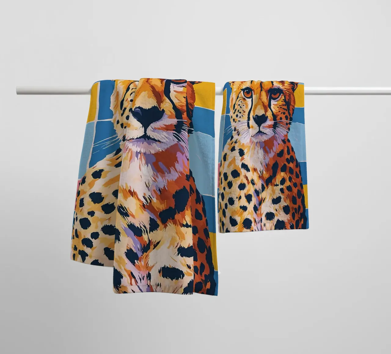 Cheetah met wc-hoed badhanddoek van JoyWalkerShop