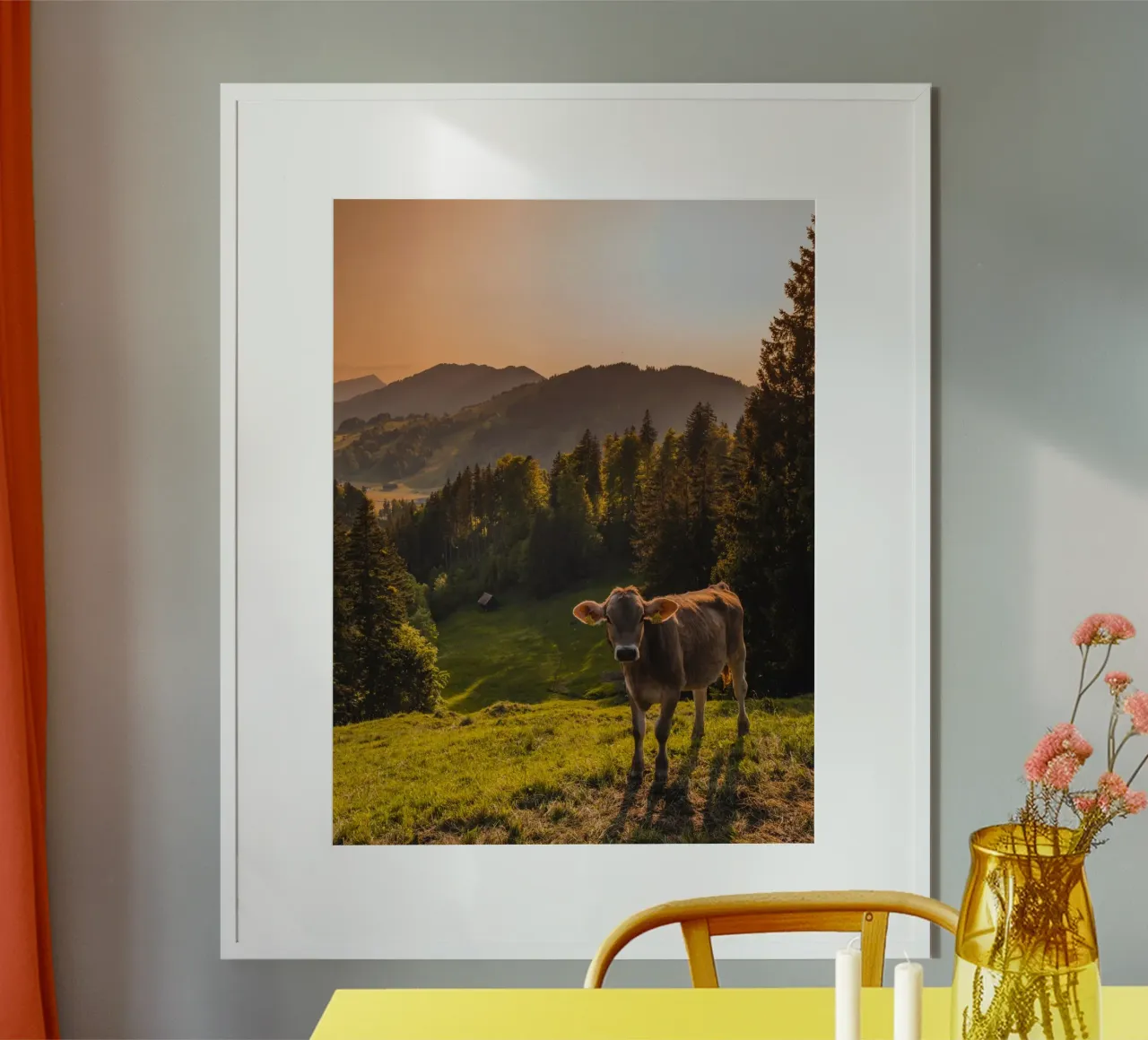 Mucca al tramonto poster da Marcel Bisig