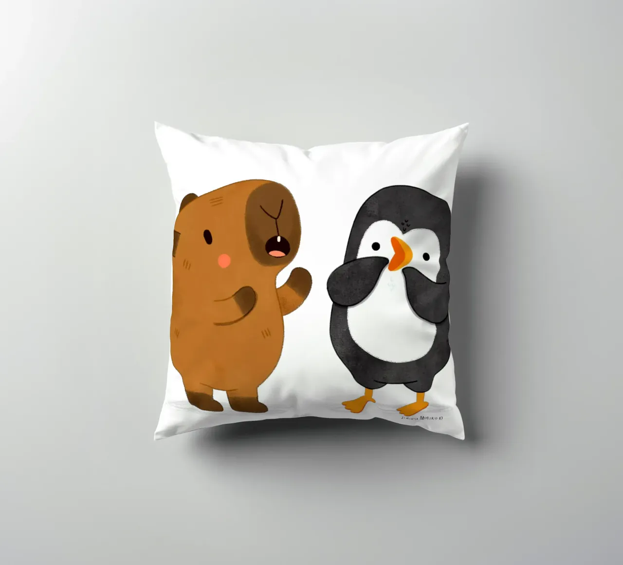 Capibara e pinguino a colloquio cuscino da julianamotzko