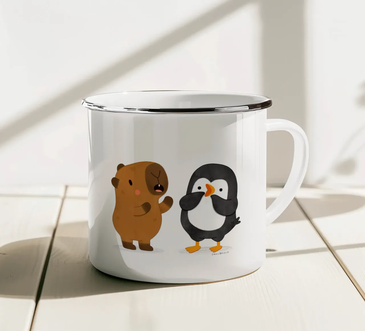 Capibara e pinguino a colloquio tazza in smalto da julianamotzko