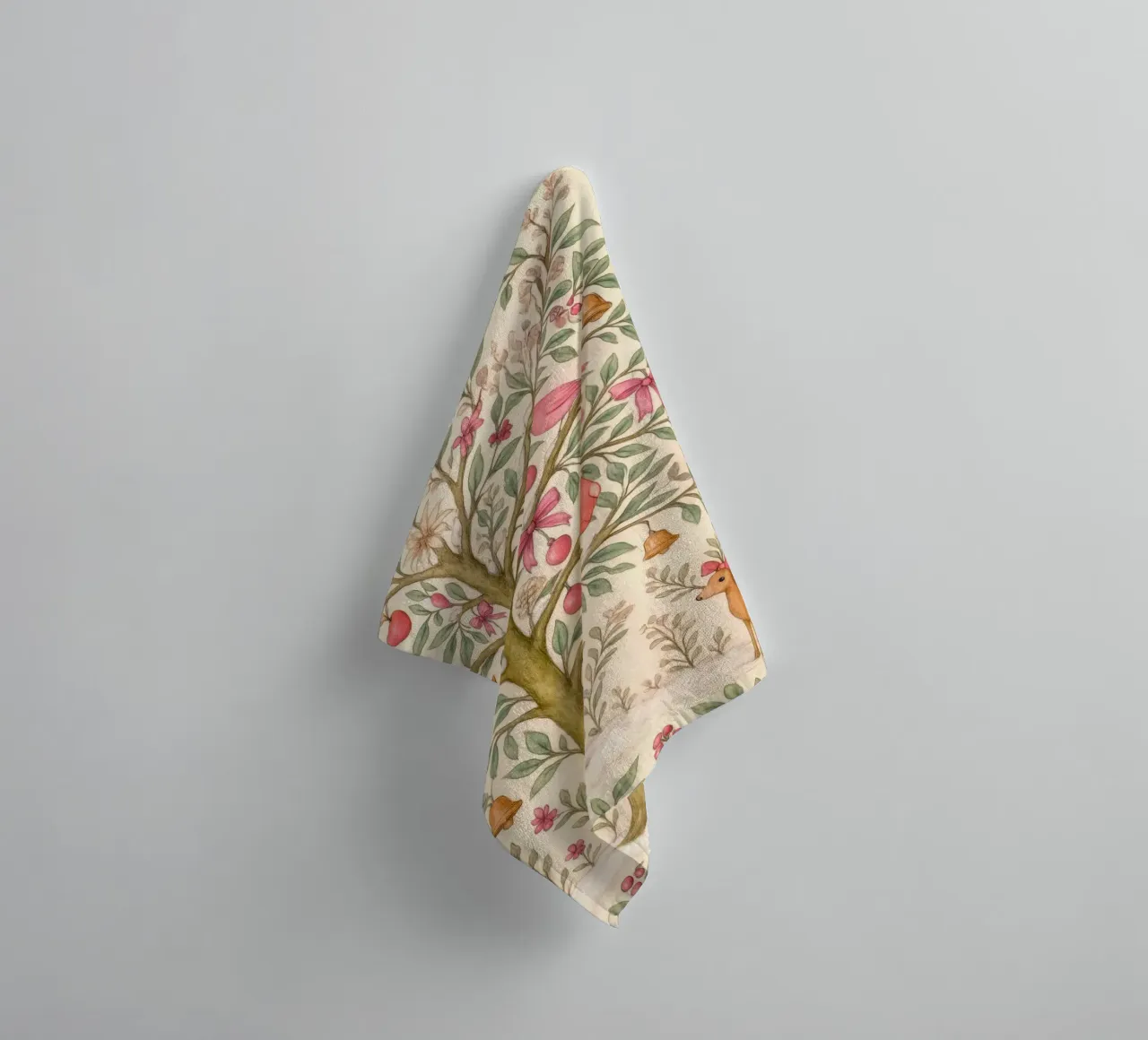 Stravagante albero di Natale rosa con cervi, uccelli e fiocchi asciugamano da bagno da GentleEchoes Dreamlight