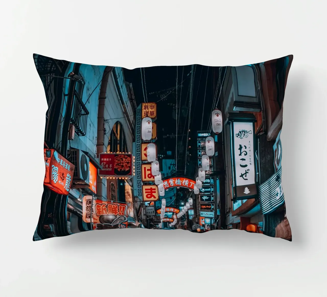 Luci notturne al neon a Nagasaki, Giappone cuscino da Marcel Bisig