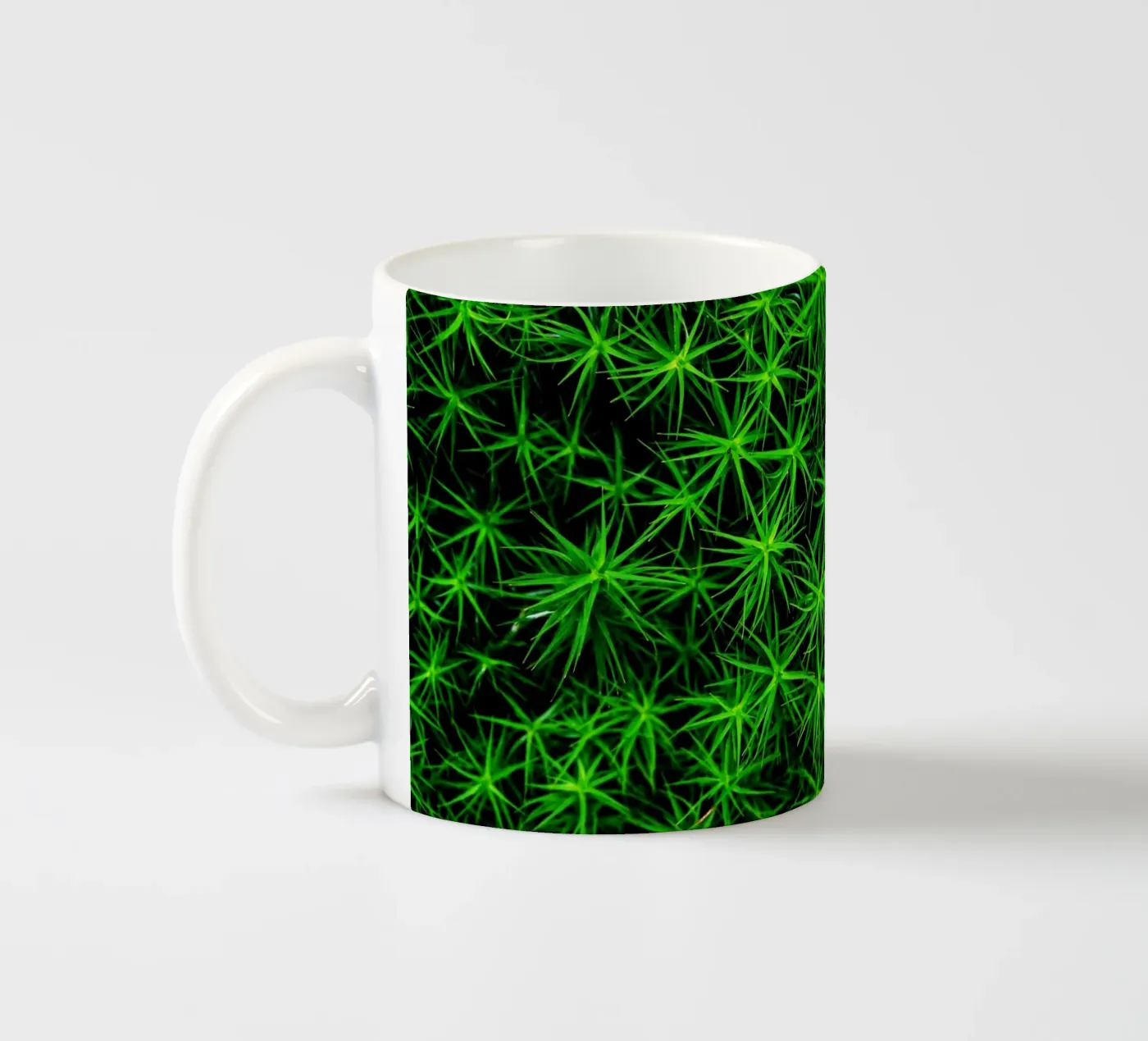 Moss pattern ceramic mug by Fjöllart