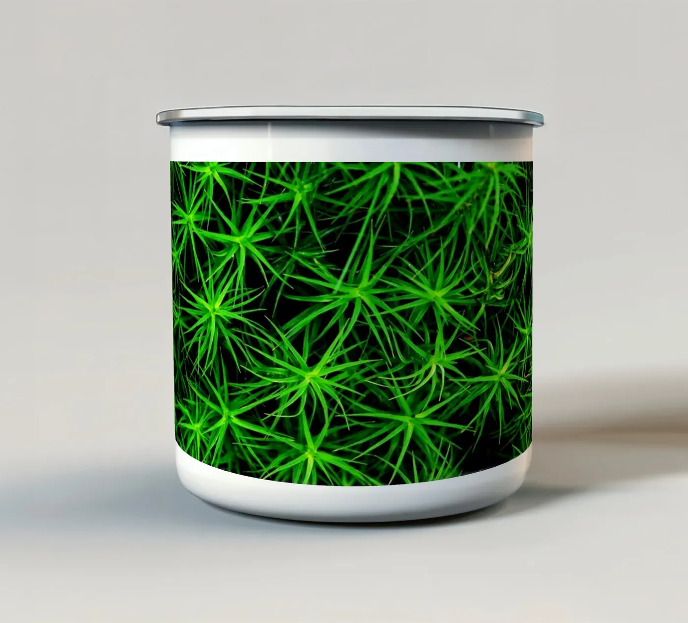 Moss pattern enamel mug by Fjöllart