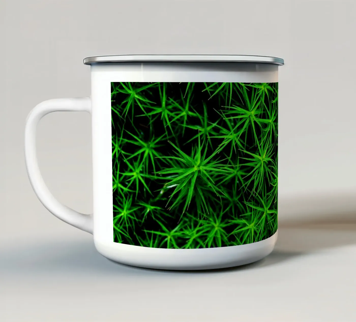 Moss pattern enamel mug by Fjöllart
