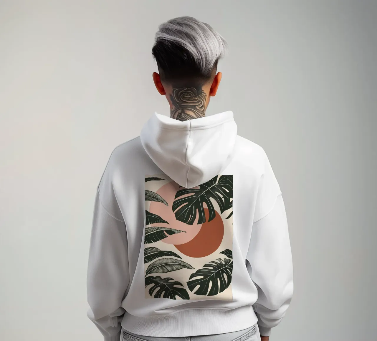 Foglie di Monstera tropicale con calde forme astratte di sole felpa con cappuccio da Bloom And Brush