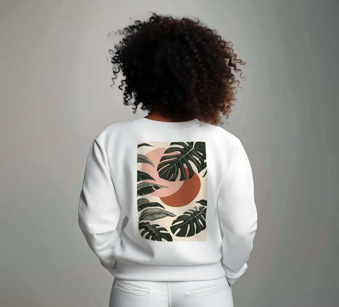 Foglie di Monstera tropicale con calde forme astratte di sole felpa da Bloom And Brush