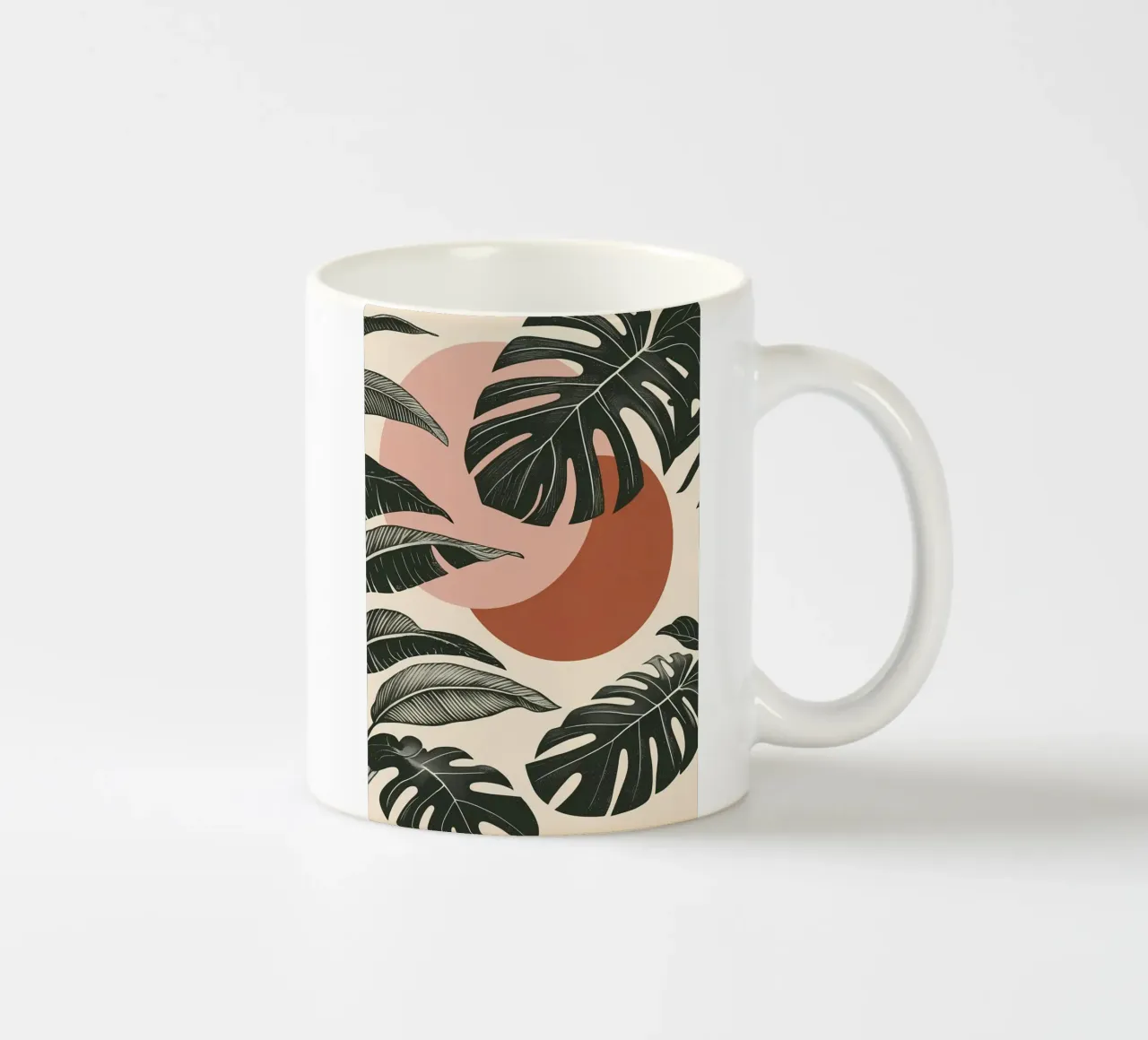 Foglie di Monstera tropicale con calde forme astratte di sole tazza in ceramica da Bloom And Brush