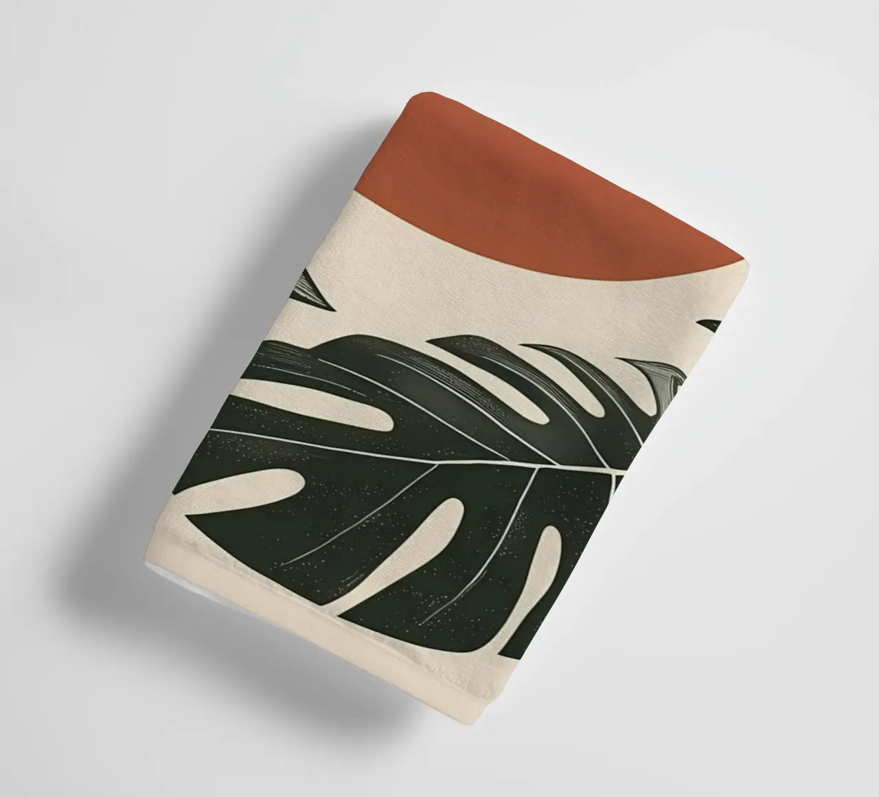 Foglie di Monstera tropicale con calde forme astratte di sole asciugamano da bagno da Bloom And Brush
