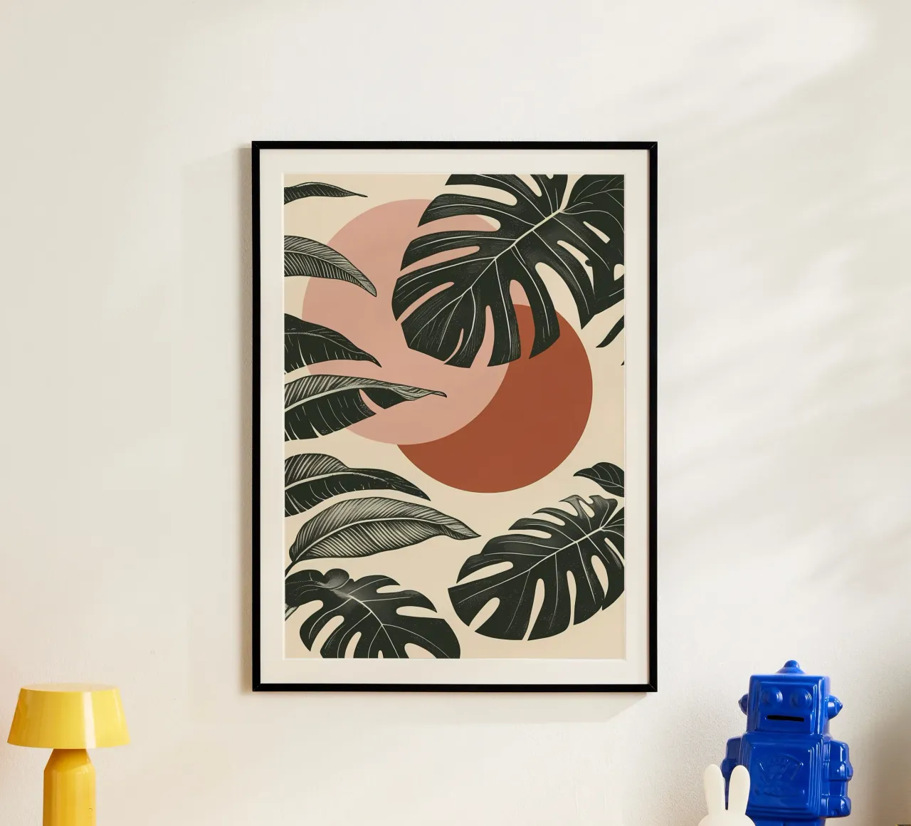 Foglie di Monstera tropicale con calde forme astratte di sole carta hahnemühle da Bloom And Brush