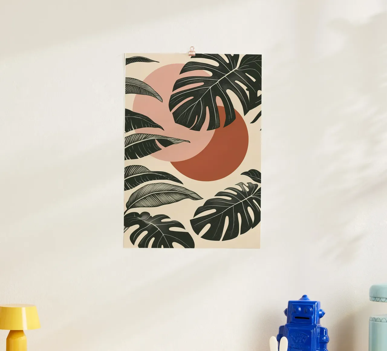 Foglie di Monstera tropicale con calde forme astratte di sole carta hahnemühle da Bloom And Brush