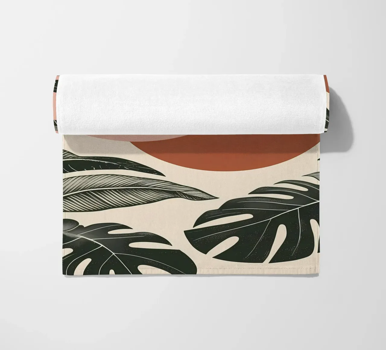 Foglie di Monstera tropicale con calde forme astratte di sole telo mare da Bloom And Brush