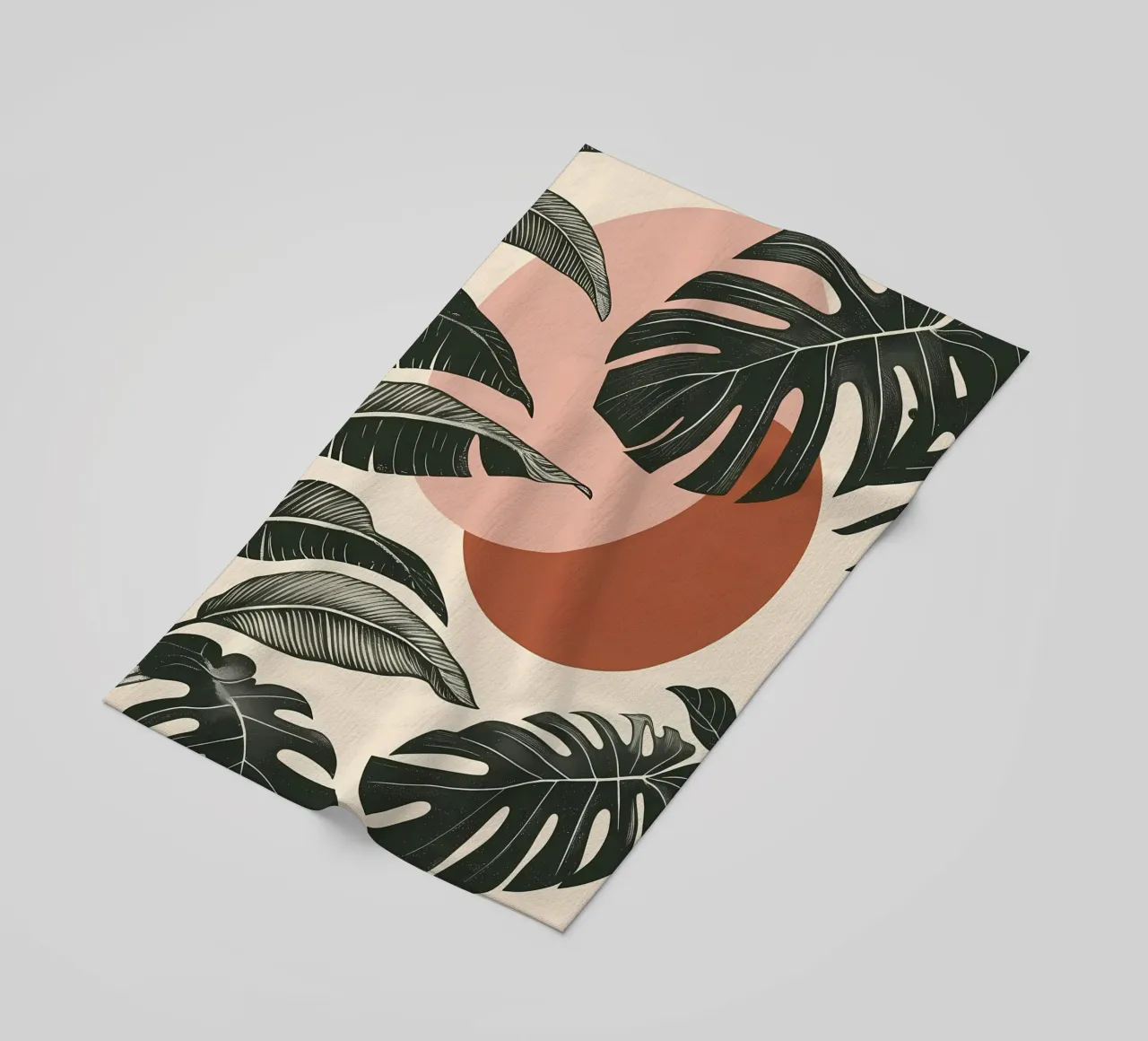 Foglie di Monstera tropicale con calde forme astratte di sole telo mare da Bloom And Brush
