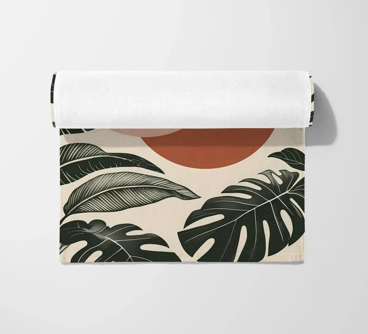 Foglie di Monstera tropicale con calde forme astratte di sole telo mare da Bloom And Brush