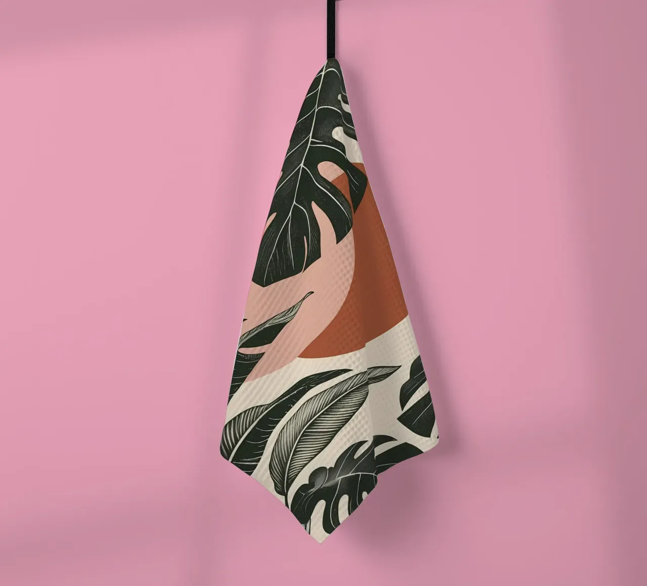 Foglie di Monstera tropicale con calde forme astratte di sole canovaccio da cucina da Bloom And Brush
