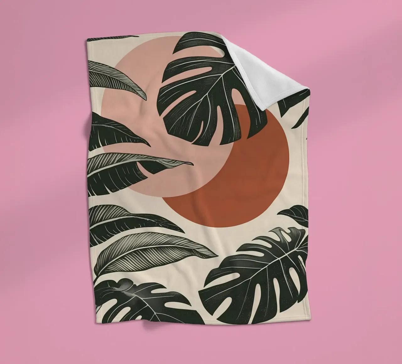 Foglie di Monstera tropicale con calde forme astratte di sole coperta in pile da Bloom And Brush