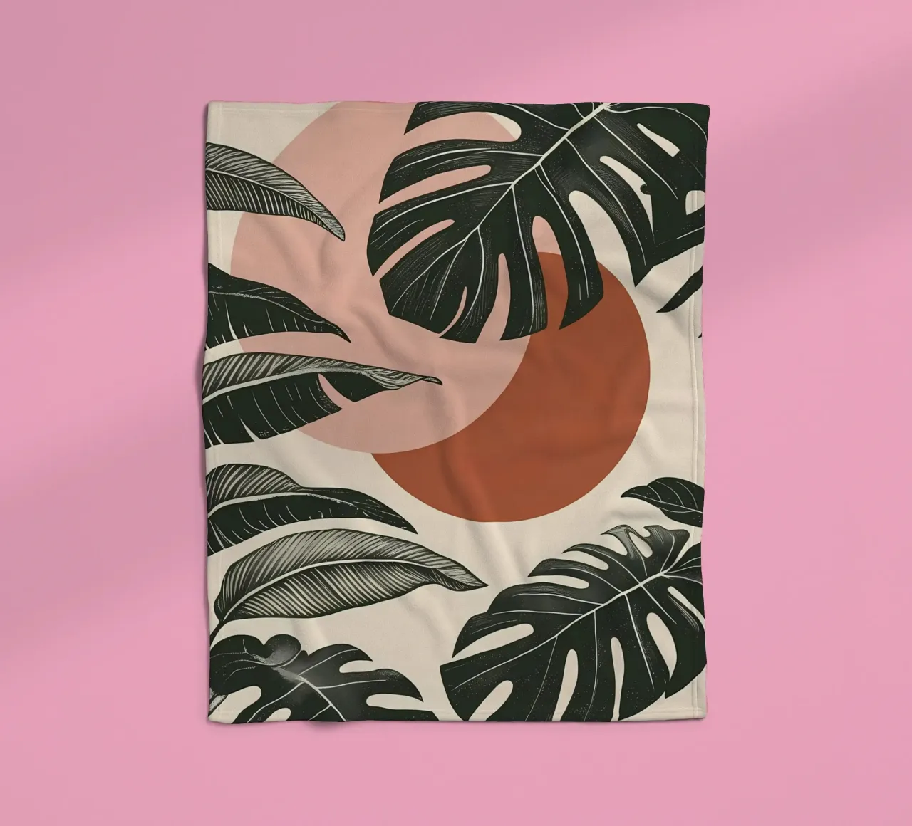 Foglie di Monstera tropicale con calde forme astratte di sole coperta in pile da Bloom And Brush
