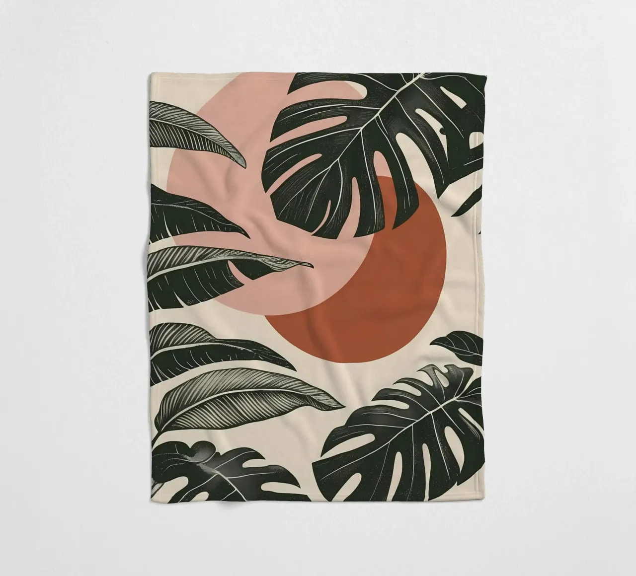 Foglie di Monstera tropicale con calde forme astratte di sole coperta in pile da Bloom And Brush