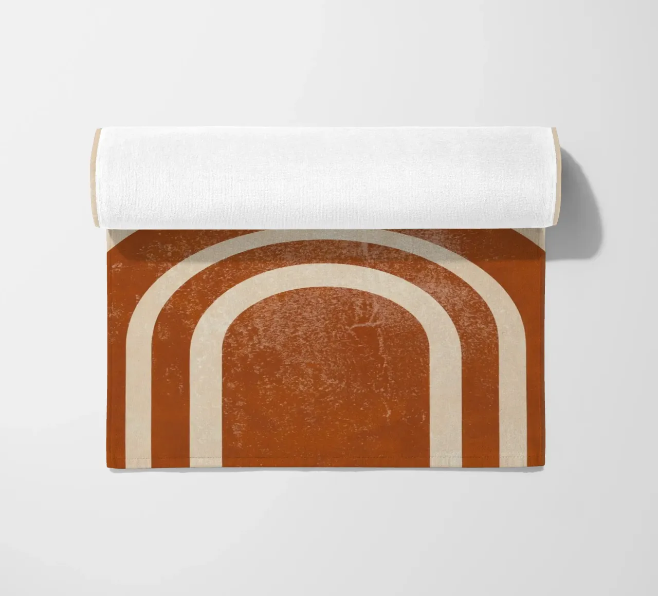 Abstrakte Retro Sonne & Bogen Druck Strandtuch von Aralyn