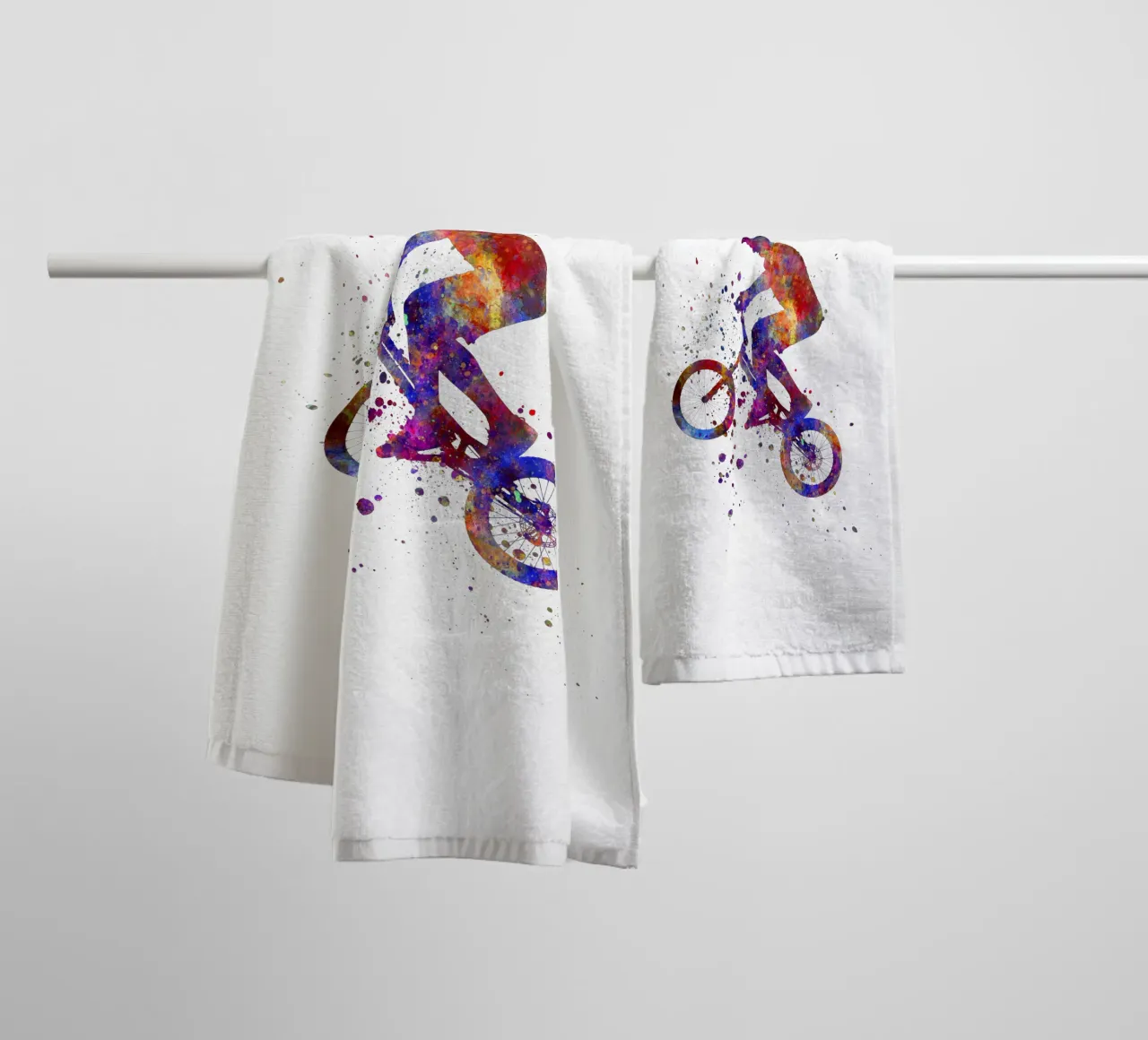 Ciclista BMX in corsa in acquerello asciugamano da bagno da ⚽ Sports Pulse