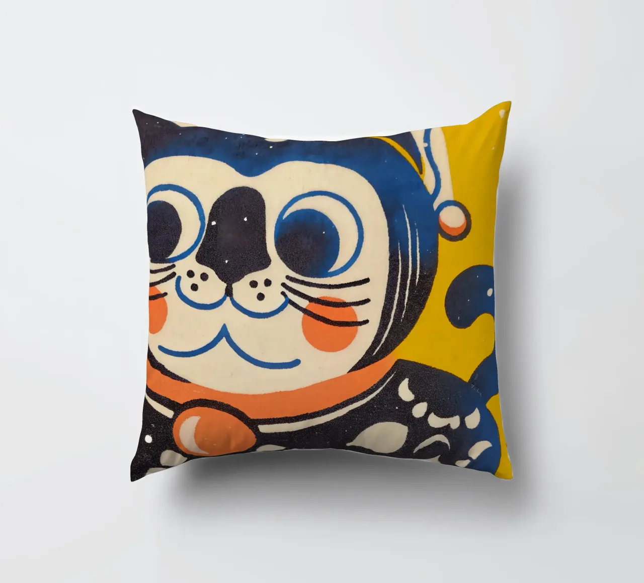 Gatto fortunato in stile retrò cuscino da Studio Mooodz