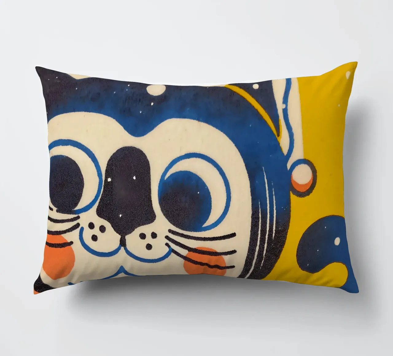 Gatto fortunato in stile retrò cuscino da Studio Mooodz