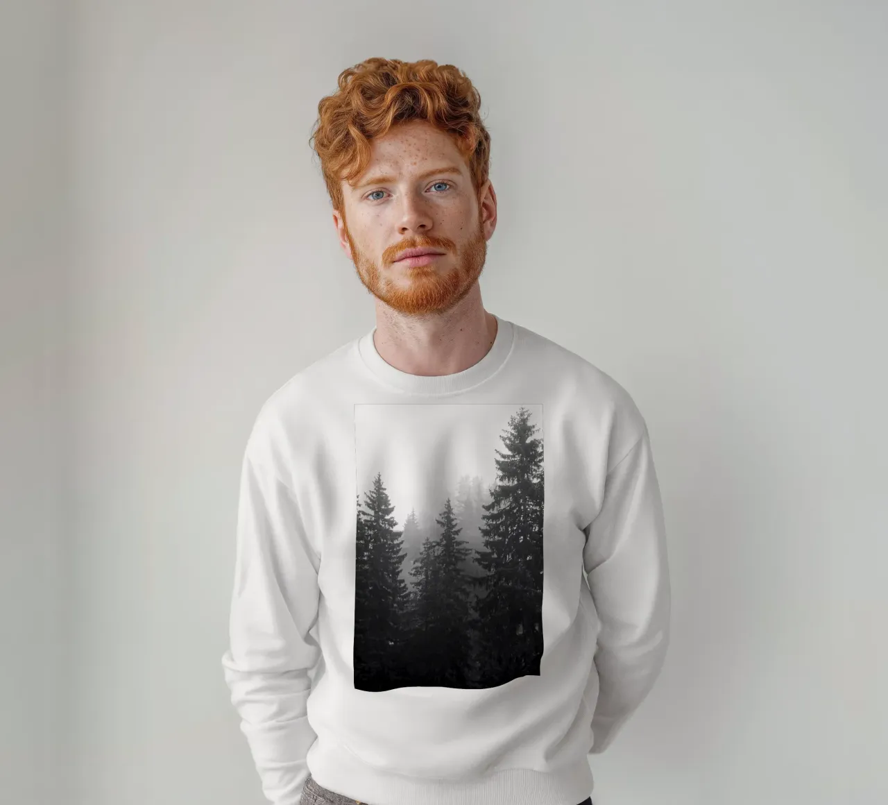 Foggy coniferous forest felpa da Fjöllart