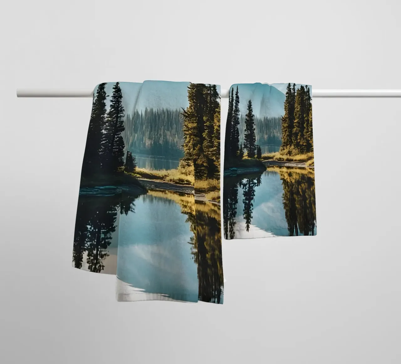 Serene Inlet Handtuch von luxi&lace