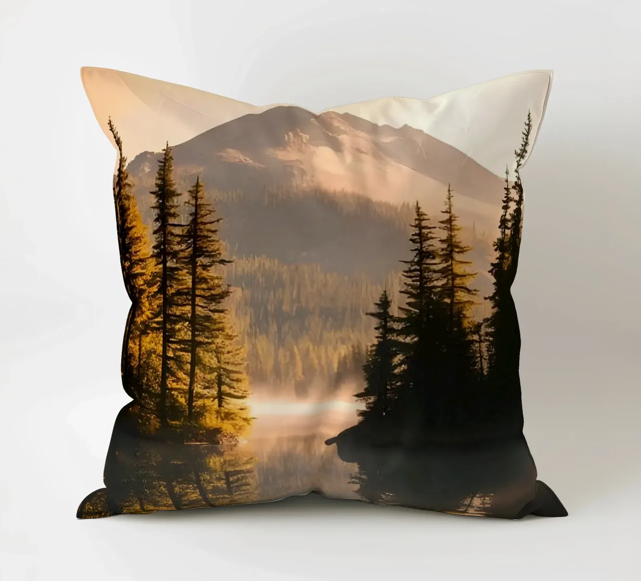Riflesso di montagna e foresta cuscino da luxi&lace