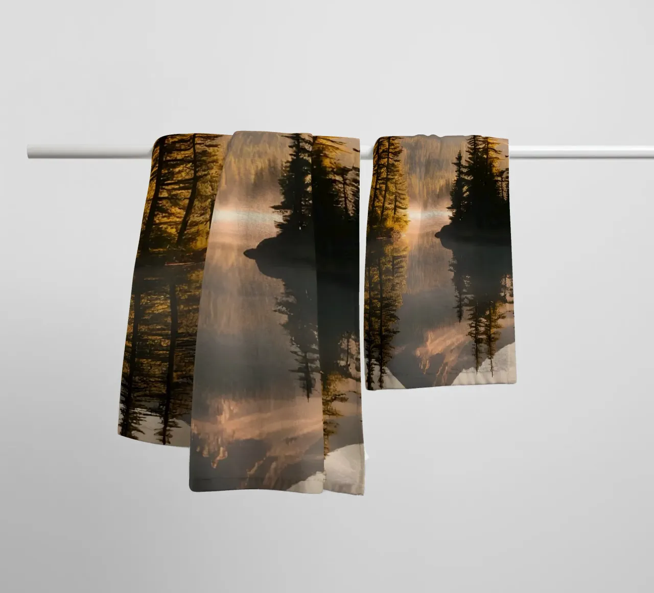 Riflesso di montagna e foresta asciugamano da bagno da luxi&lace