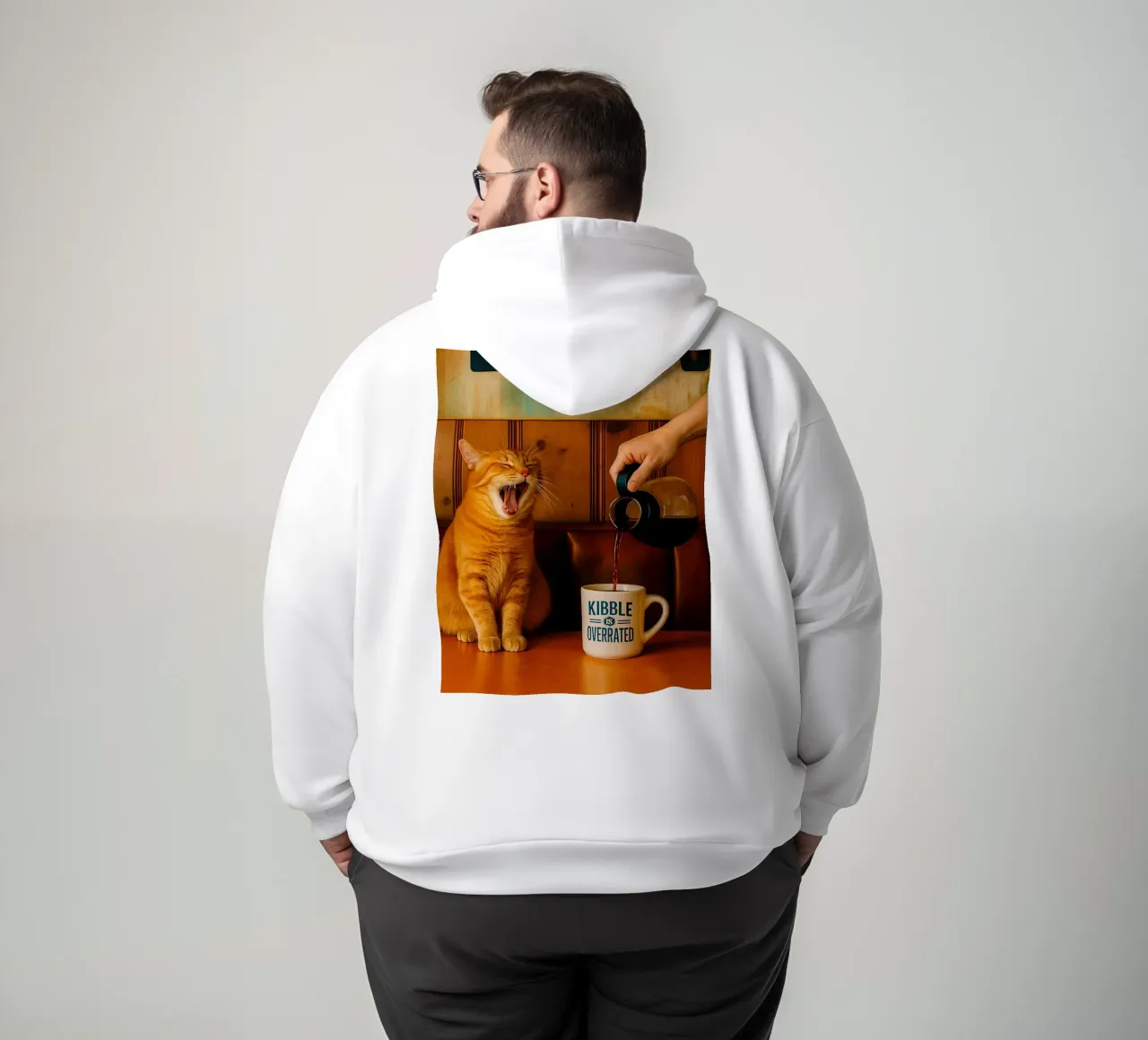 sbadiglio gatto e caffè felpa con cappuccio da tamarind