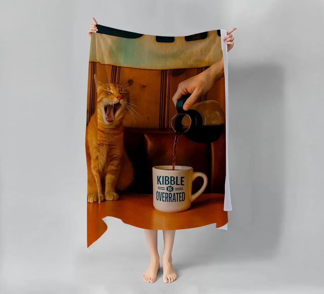 sbadiglio gatto e caffè telo mare da tamarind