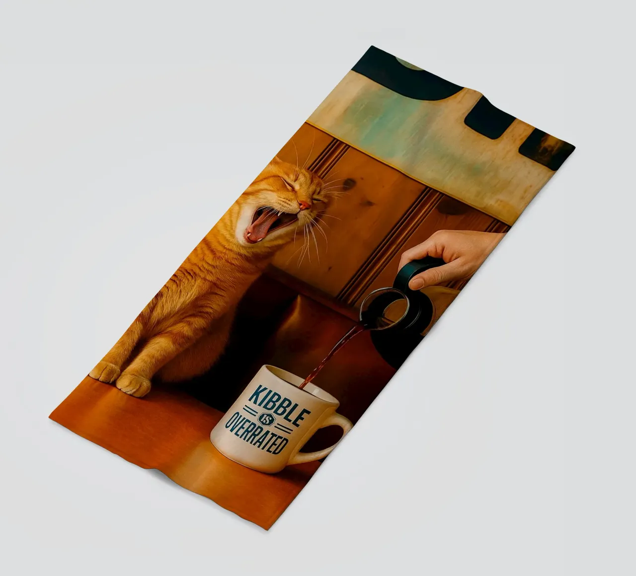 sbadiglio gatto e caffè telo mare da tamarind
