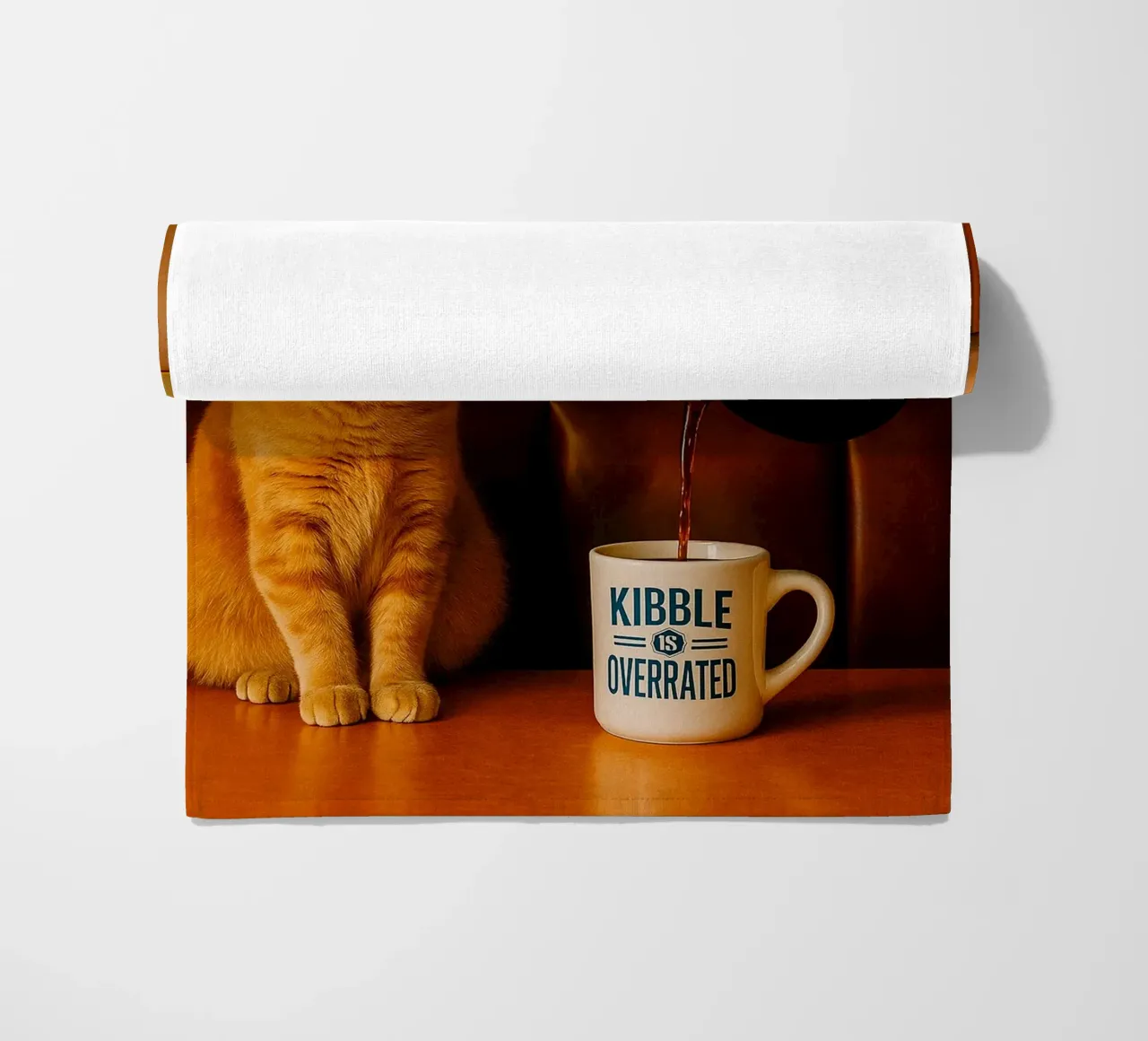 sbadiglio gatto e caffè telo mare da tamarind